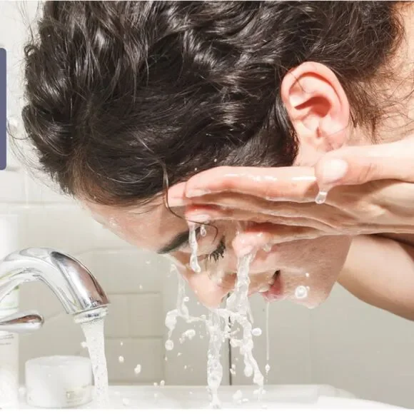 GOLDFADEN MD Pure Start Detoxifying Facial Cleanser - Picture 3 of 6